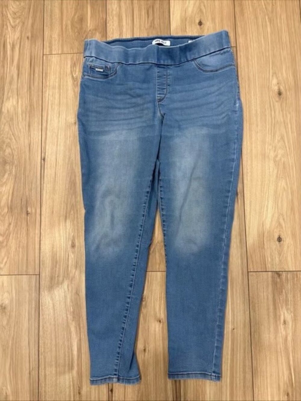 Nine West Heidi Pull On Skinny Women's size 12 Medium Wash Blue Denim jeans
